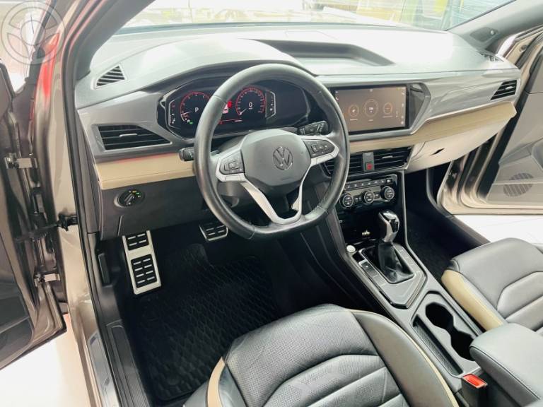 VOLKSWAGEN - TAOS 1.4 16V LAUNCHING TSI FLEX 4P AUTOMÁTICO - 2021/2022 - BEGE - R$ 153.000,00