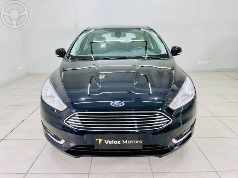 FORD - FOCUS 2.0 TITANIUM HATCH 16V FLEX 4P AUTOMÁTICO - 2015/2016 - PRETA - R$ 65.900,00