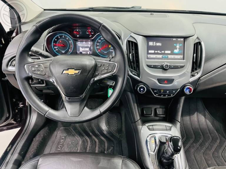 CHEVROLET - CRUZE 1.4 TURBO LT 16V FLEX 4P AUTOMÁTICO - 2017/2017 - VERMELHA - R$ 83.900,00