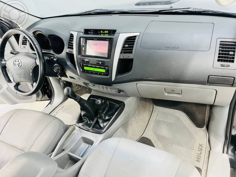 TOYOTA - HILUX 3.0 SRV 4X4 CD 16V TURBO INTERCOOLER DIESEL 4P MANUAL - 2010/2011 - PRETA - R$ 114.900,00