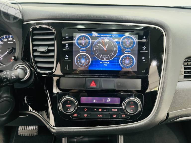 MITSUBISHI - OUTLANDER 2.2 4X4 16V DIESEL 4P AUTOMÁTICO - 2015/2016 - BRANCA - R$ 112.990,00