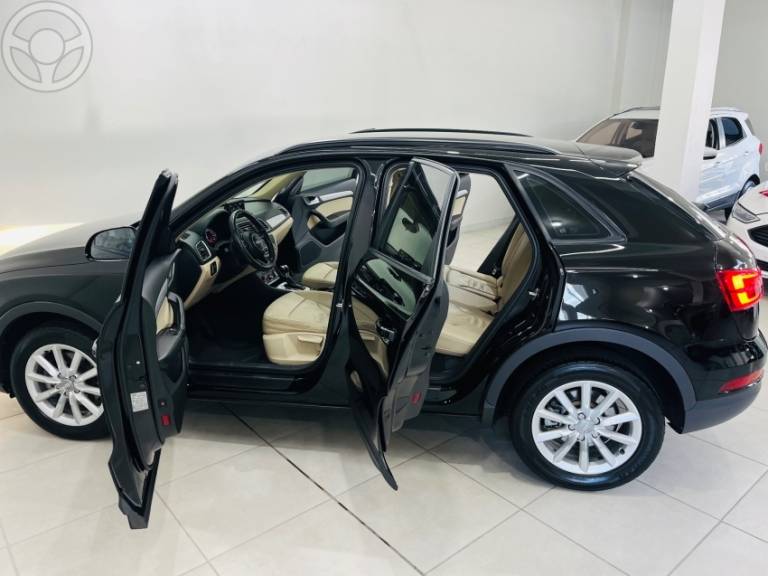 AUDI - Q3 1.4 TFSI AMBIENTE 4P S TRONIC - 2015/2016 - PRETA - R$ 89.900,00
