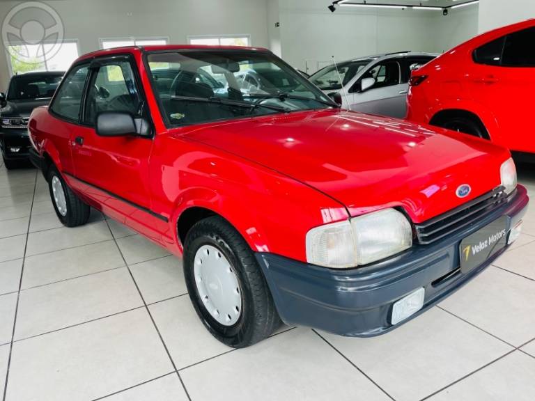 FORD - VERONA 1.8 LX 8V 2P MANUAL - 1992/1992 - VERMELHA - R$ 14.990,00