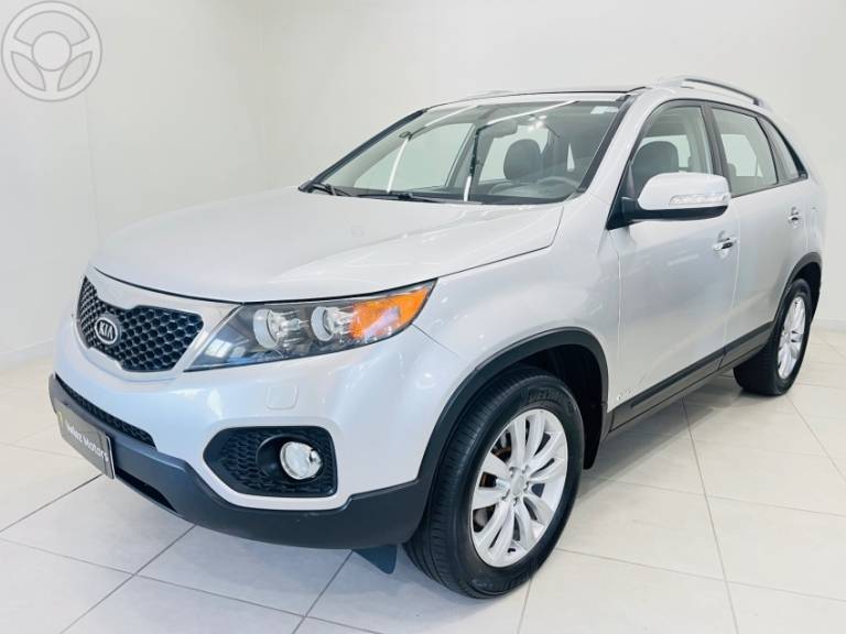 KIA MOTORS - SORENTO EX 3.5 L V6 4X4 AUTOMÁTICO - 2011/2012 - PRATA - R$ 69.990,00