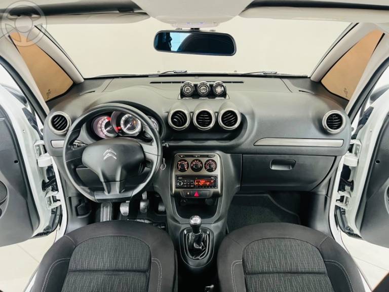 CITROËN - AIRCROSS 1.6 TENDANCE 16V FLEX 4P MANUAL - 2014/2015 - BRANCA - R$ 43.900,00