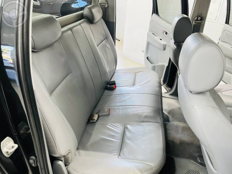 TOYOTA - HILUX 3.0 SRV 4X4 CD 16V TURBO INTERCOOLER DIESEL 4P MANUAL - 2010/2011 - PRETA - R$ 114.900,00