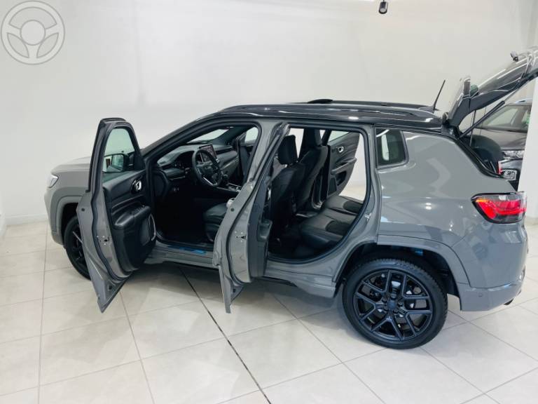 JEEP - COMPASS 2.0 HURRICANE BLACKHAWK 4X4 TURBO 4P AUTOMÁTICO - 2024/2025 - CINZA - R$ 216.900,00