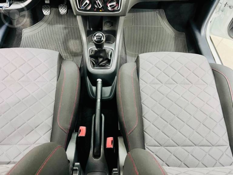 VOLKSWAGEN - FOX 1.6 MI EXTREME 8V FLEX 4P MANUAL - 2018/2018 - BRANCA - R$ 64.900,00