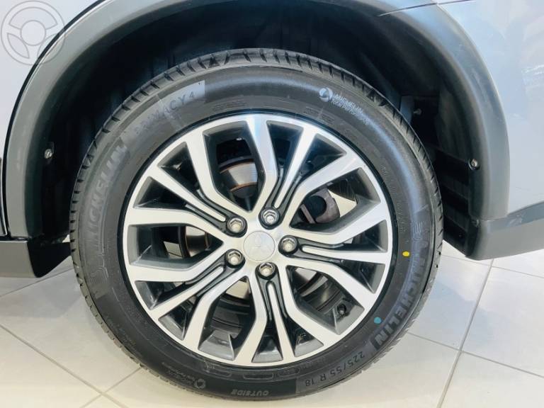 MITSUBISHI - OUTLANDER 3.0 GT 4X4 V6 24V 4P AUTOMÁTICO - 2015/2016 - PRATA - R$ 106.000,00