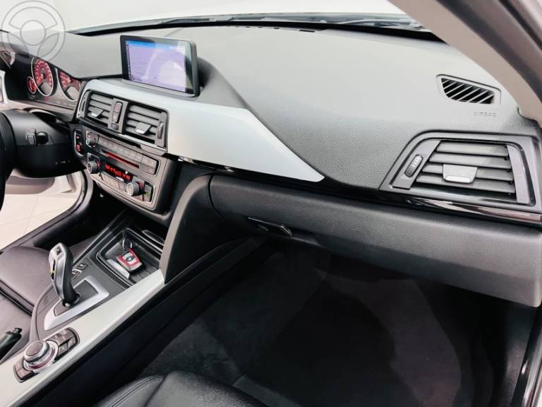 BMW - 320I 2.0 16V TURBO 4P AUTOMÁTICO - 2013/2014 - BRANCA - R$ 94.990,00