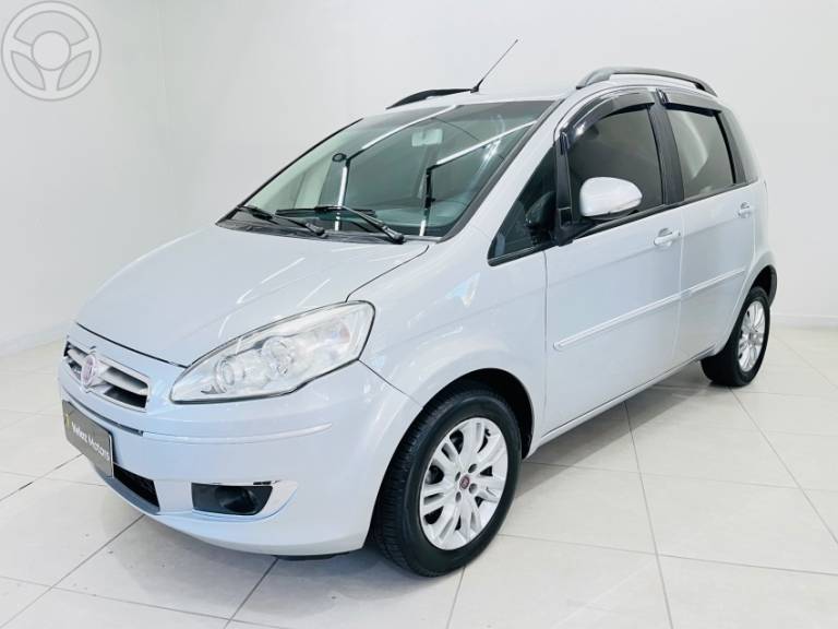 FIAT - IDEA 1.4 MPI ATTRACTIVE 8V FLEX 4P MANUAL - 2013/2014 - PRATA - R$ 40.900,00
