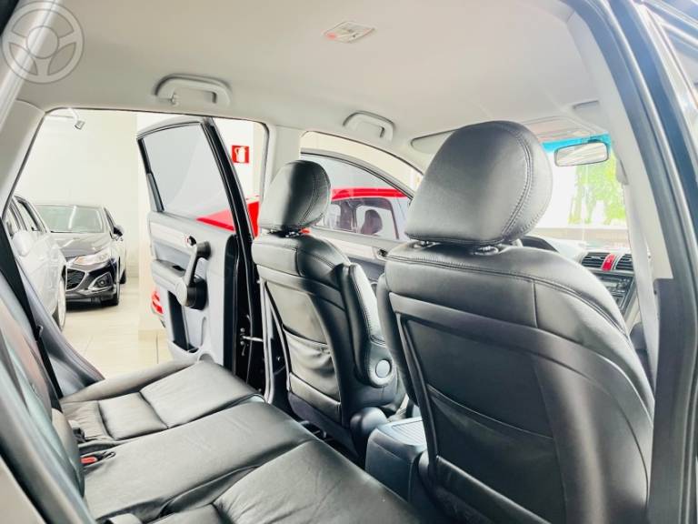 HONDA - CRV 2.0 LX 4X2 16V 4P AUTOMÁTICO - 2011/2011 - PRETA - R$ 55.990,00
