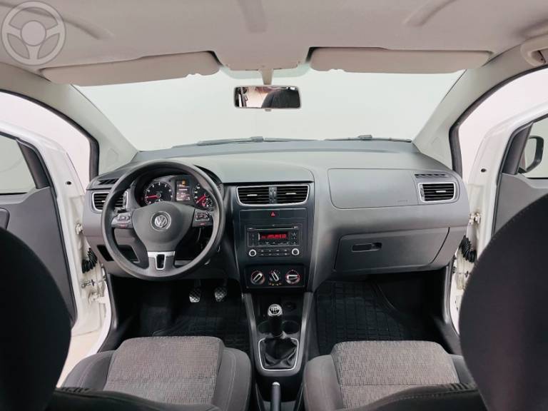 VOLKSWAGEN - FOX 1.0 MI TREND 8V FLEX 4P MANUAL - 2013/2013 - BRANCA - R$ 38.500,00