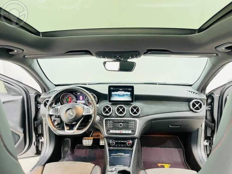MERCEDES-BENZ - GLA 250 2.0 16V TURBO SPORT 4P AUTOMÁTICO - 2018/2018 - CINZA - R$ 157.900,00