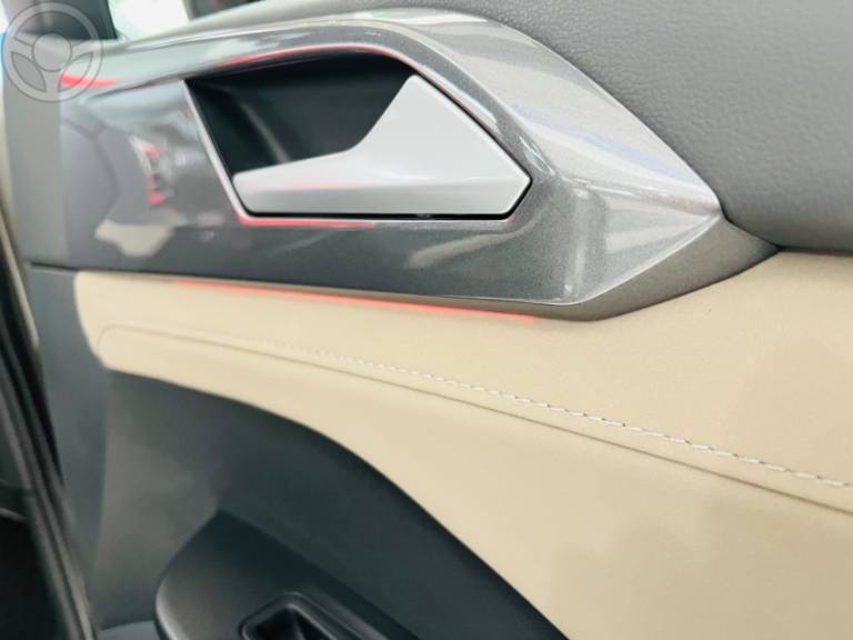 VOLKSWAGEN - TAOS 1.4 16V LAUNCHING TSI FLEX 4P AUTOMÁTICO - 2021/2022 - BEGE - R$ 157.900,00