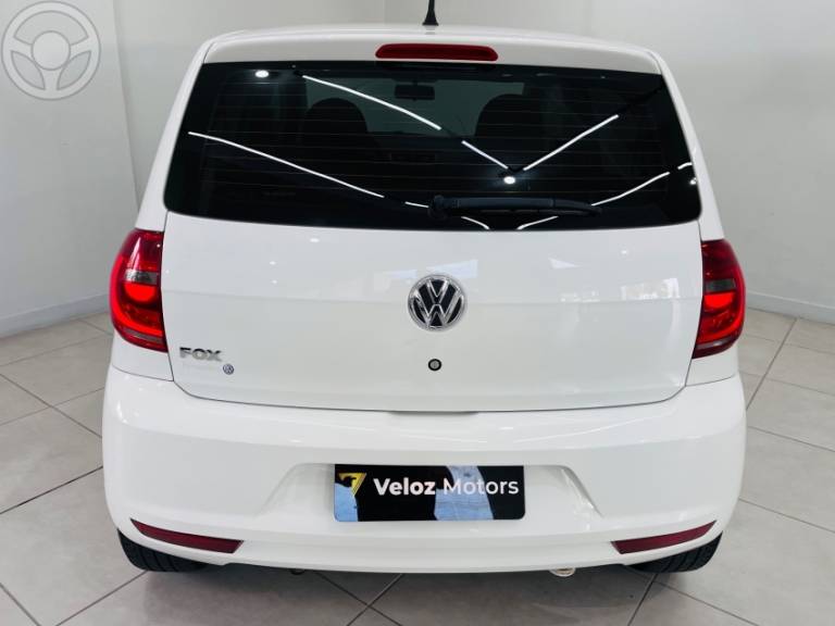 VOLKSWAGEN - FOX 1.0 MI TREND 8V FLEX 4P MANUAL - 2013/2013 - BRANCA - R$ 38.500,00