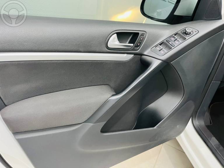 VOLKSWAGEN - UP 1.0 TSI XTREME UP 12V FLEX 4P MANUAL - 2019/2020 - CINZA - R$ 65.900,00