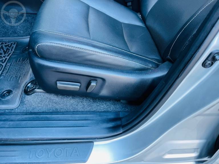 TOYOTA - HILUX 2.8 SRX PLUS 4X4 CD TURBO DIESEL 4P AUTOMÁTICO - 2021/2021 - PRATA - R$ 244.990,00