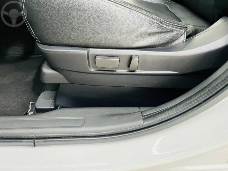 MITSUBISHI - OUTLANDER 2.2 4X4 16V DIESEL 4P AUTOMÁTICO - 2015/2016 - BRANCA - R$ 112.990,00