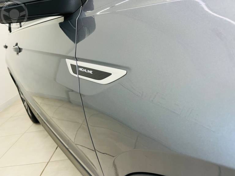 VOLKSWAGEN - T-CROSS 1.4 HIGHLINE TSI 16V FLEX 4P AUTOMÁTICO - 2019/2020 - CINZA - R$ 108.900,00