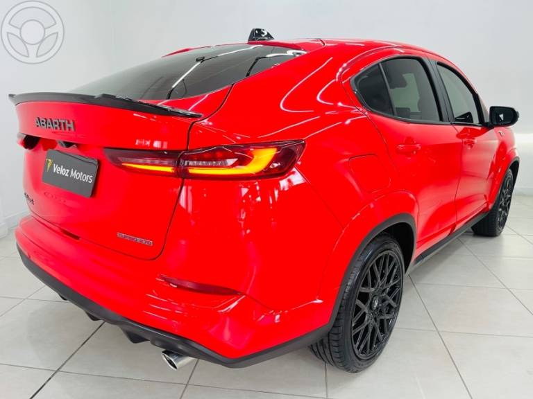 FIAT - FASTBACK 1.3 ABARTH 270 TURBO FLEX 4P AUTOMÁTICO - 2024/2024 - VERMELHA - R$ 144.990,00