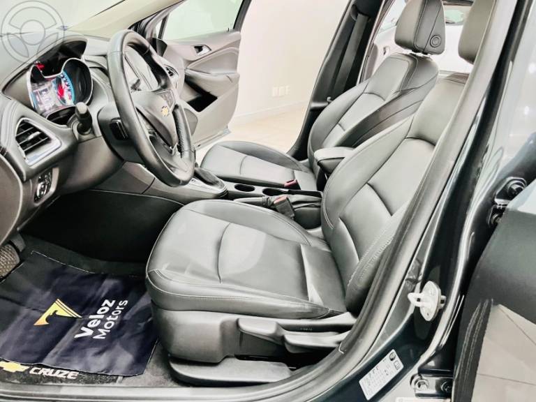 CHEVROLET - CRUZE 1.4 TURBO LT 16V FLEX 4P AUTOMÁTICO - 2018/2019 - CINZA - R$ 89.990,00