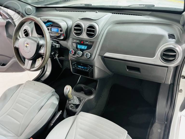 CHEVROLET - MONTANA 1.4 MPFI SPORT CS 8V FLEX 2P MANUAL - 2011/2012 - BRANCA - R$ 47.990,00