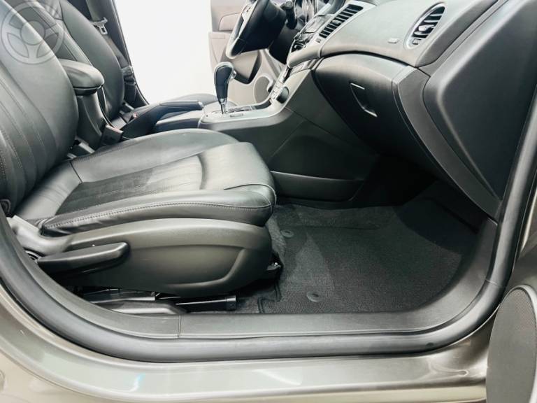 CHEVROLET - CRUZE 1.8 LTZ SPORT6 16V FLEX 4P AUTOMÁTICO - 2014/2014 - CINZA - R$ 72.900,00