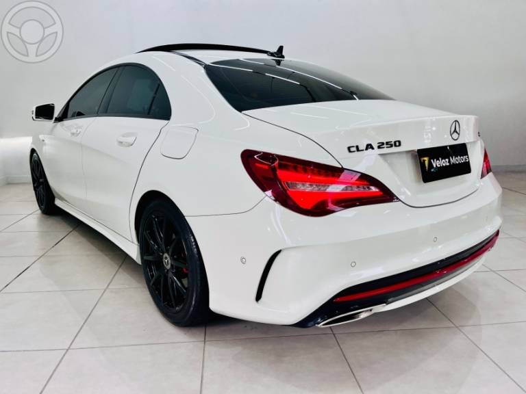 MERCEDES-BENZ - CLA 250 2.0 SPORT 16V TURBO 4P AUTOMÁTICO - 2017/2018 - BRANCA - R$ 184.990,00