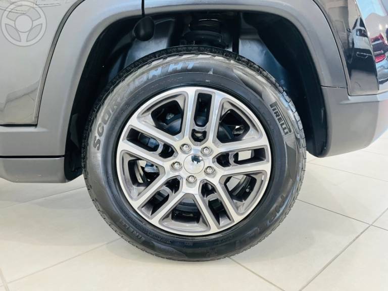JEEP - COMPASS 2.0 16V FLEX SPORT AUTOMÁTICO - 2018/2019 - PRETA - R$ 96.900,00