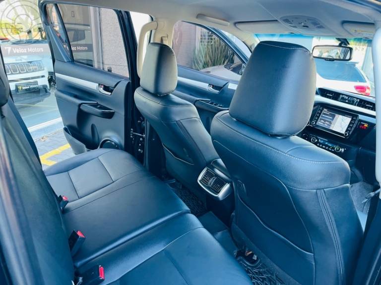 TOYOTA - HILUX 2.8 SRV 4X4 CD 16V DIESEL 4P AUTOMÁTICO - 2020/2020 - PRETA - R$ 197.900,00