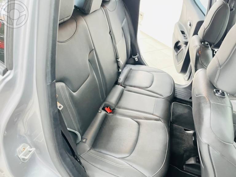 JEEP - RENEGADE 1.8 16V FLEX LONGITUDE 4P AUTOMÁTICO - 2021/2021 - PRATA - R$ 87.900,00