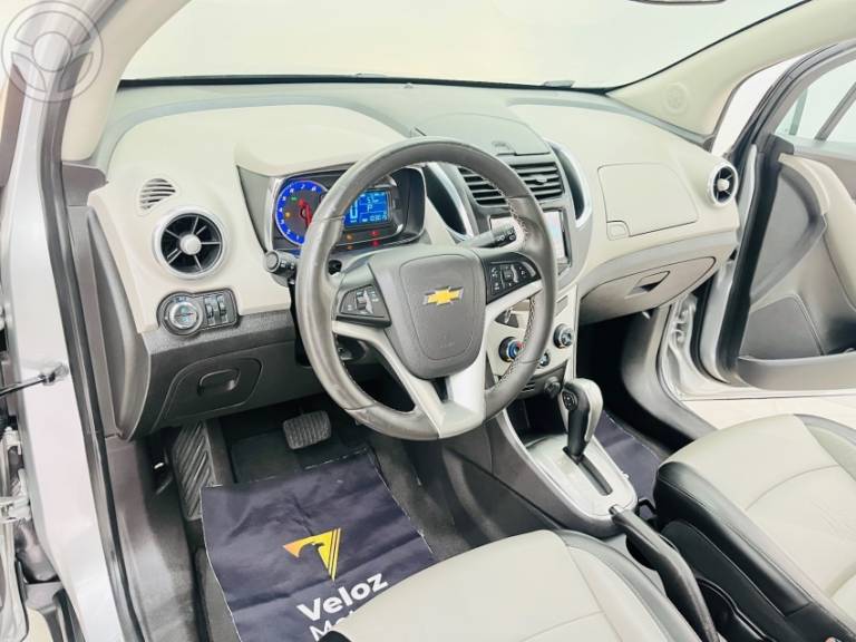 CHEVROLET - TRACKER 1.8 MPFI LTZ 4X2 16V FLEX 4P AUTOMÁTICO - 2015/2015 - PRATA - R$ 69.990,00