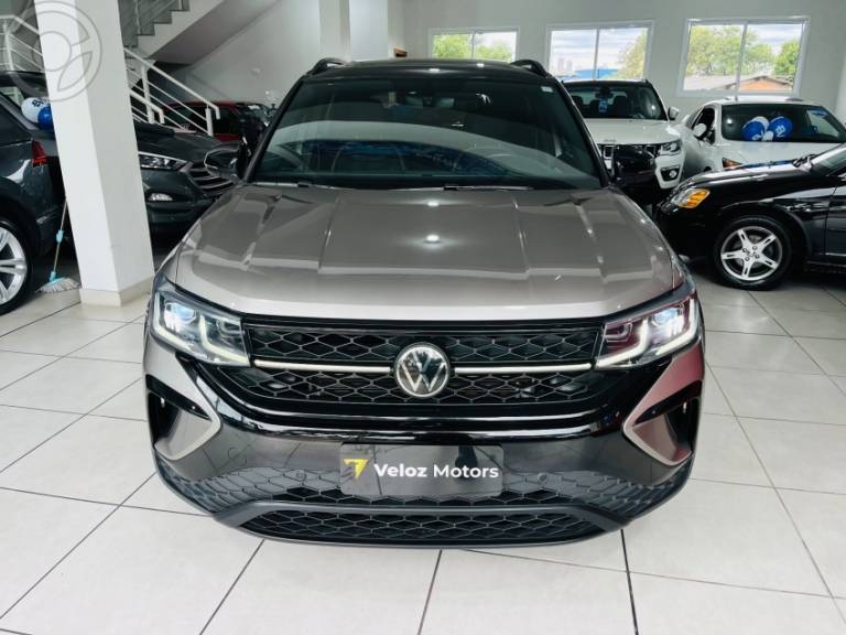 VOLKSWAGEN - TAOS 1.4 16V LAUNCHING TSI FLEX 4P AUTOMÁTICO - 2021/2022 - BEGE - R$ 157.900,00