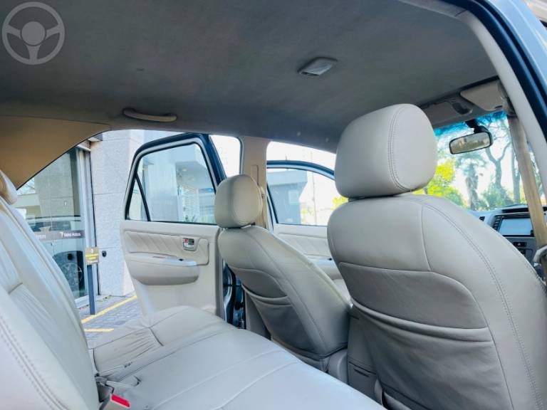 TOYOTA - HILUX SW4 3.0 SRV 4X4 16V TURBO INTERCOOLER DIESEL 4P AUTOMÁTICO - 2006/2007 - PRATA - R$ 108.990,00