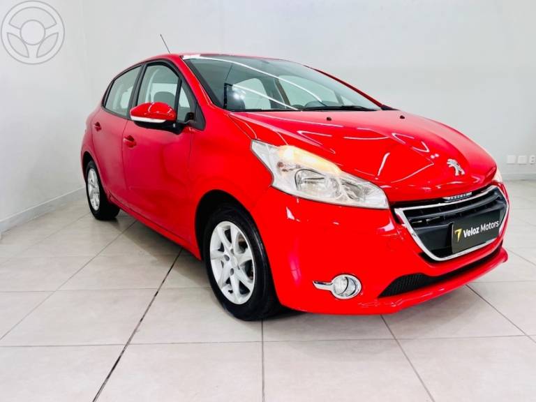 PEUGEOT - 208 1.5 ACTIVE 8V FLEX 4P MANUAL - 2013/2014 - VERMELHA - R$ 39.900,00