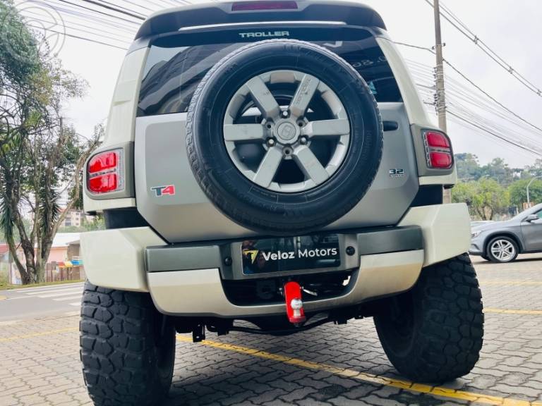 TROLLER - T4 3.2 XLT 4X4 20V TURBO INTERCOOLER DIESEL 2P MANUAL - 2016/2016 - BRANCA - R$ 165.900,00