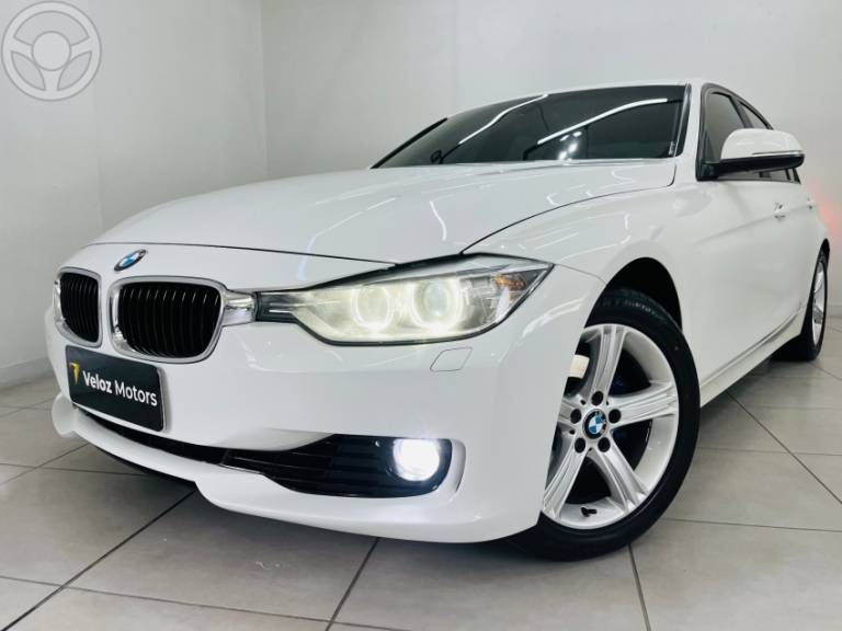 BMW - 320I 2.0 16V TURBO 4P AUTOMÁTICO - 2013/2014 - BRANCA - R$ 94.999,00