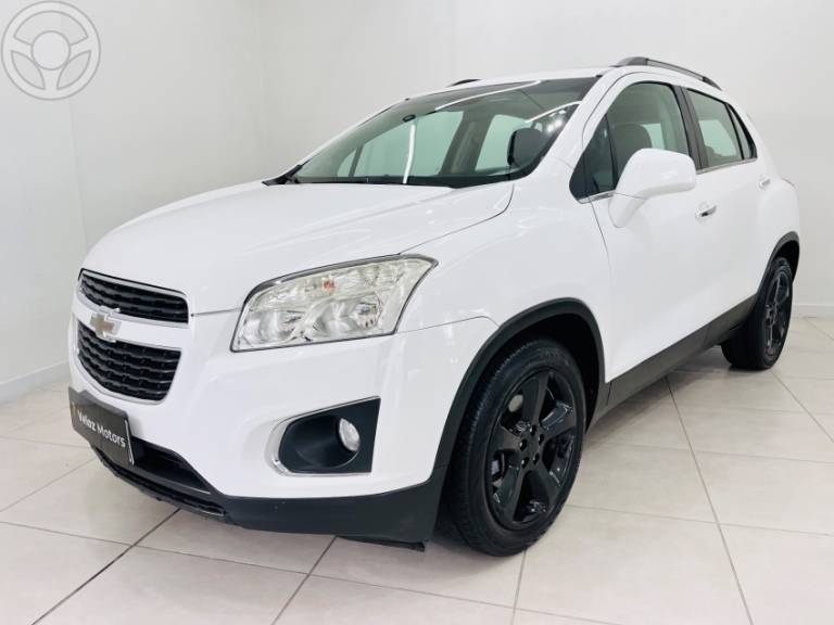 CHEVROLET - TRACKER 1.8 MPFI LTZ 4X2 16V FLEX 4P AUTOMÁTICO - 2014/2015 - BRANCA - R$ 74.990,00