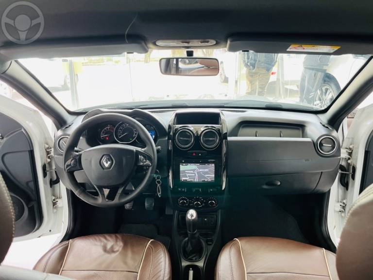RENAULT - DUSTER OROCH 1.6 16V FLEX DYNAMIQUE 4P MANUAL - 2018/2019 - BRANCA - R$ 72.900,00