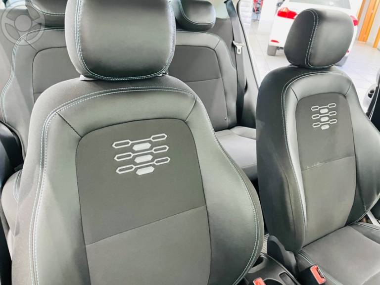 CHEVROLET - ONIX 1.0 MPFI LT 8V FLEX 4P MANUAL - 2019/2019 - PRATA - R$ 58.500,00