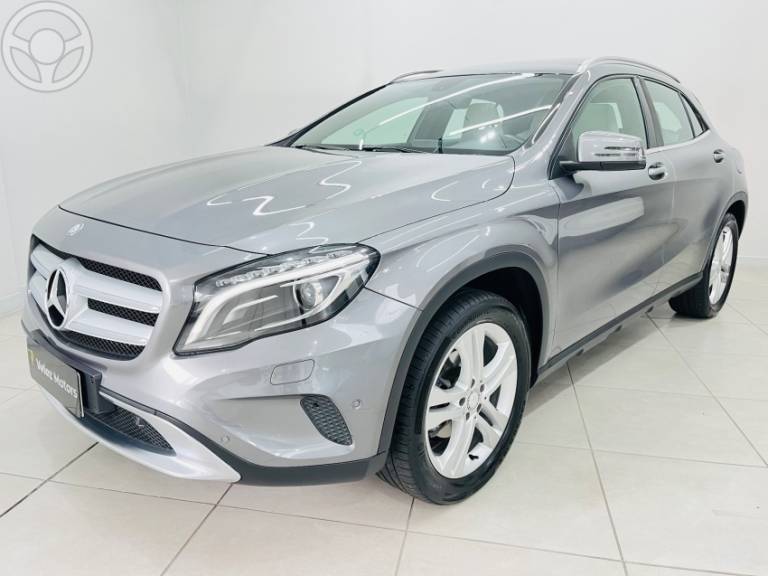 MERCEDES-BENZ - GLA 200 1.6 CGI VISION 16V TURBO FLEX 4P AUTOMÁTICO - 2015/2015 - CINZA - R$ 115.900,00