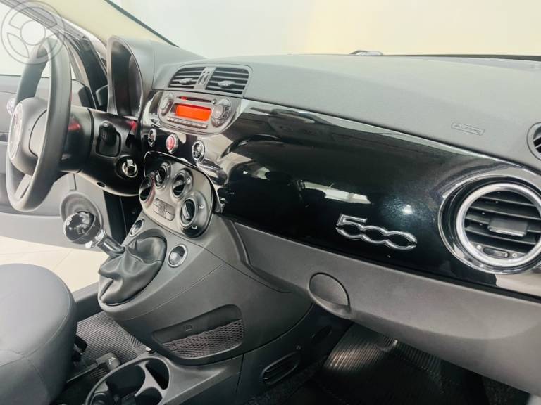 FIAT - 500 1.4 CULT 8V FLEX 2P MANUAL - 2011/2012 - PRETA - R$ 43.990,00