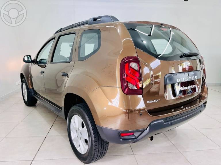 RENAULT - DUSTER 1.6 DYNAMIQUE 4X2 16V FLEX 4P AUTOMÁTICO - 2018/2019 - MARROM - R$ 72.900,00