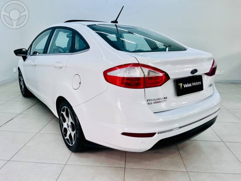 FORD - FIESTA 1.6 TITANIUM PLUS SEDAN 16V FLEX 4P AUTOMÁTICO - 2015/2015 - BRANCA - R$ 59.900,00