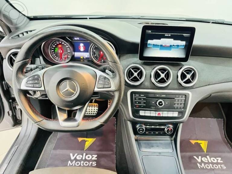 MERCEDES-BENZ - GLA 250 2.0 16V TURBO SPORT 4P AUTOMÁTICO - 2018/2018 - CINZA - R$ 157.900,00