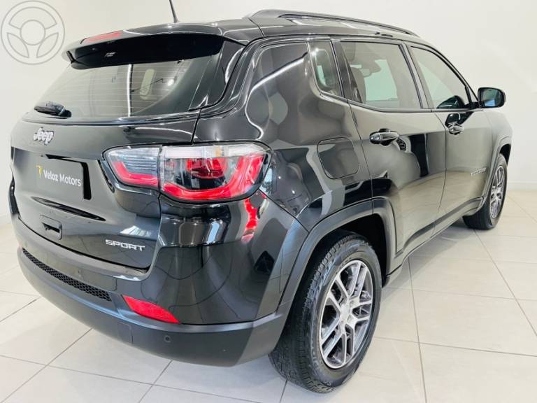 JEEP - COMPASS 2.0 16V FLEX SPORT AUTOMÁTICO - 2018/2019 - PRETA - R$ 96.900,00