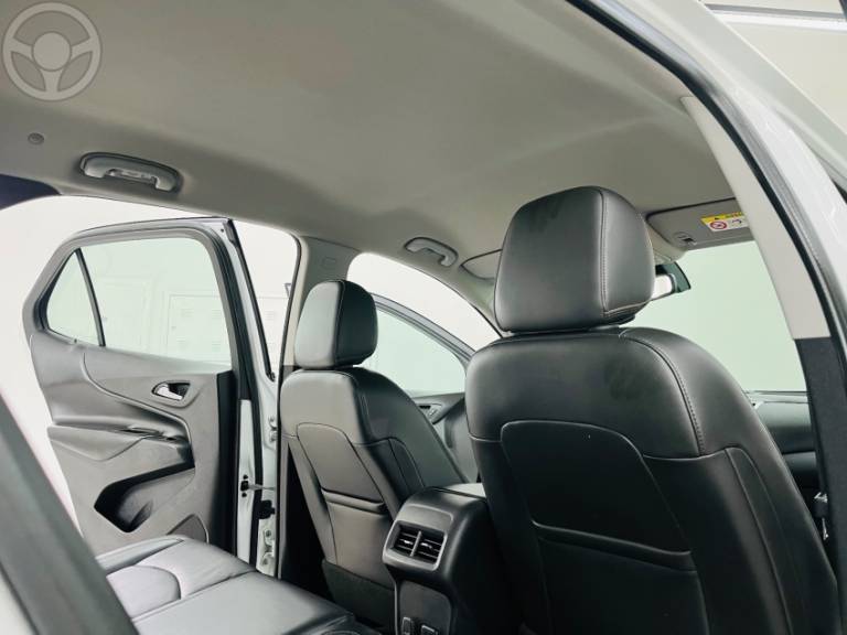 CHEVROLET - EQUINOX 2.0 16V TURBO LT AUTOMÁTICO - 2017/2018 - BRANCA - R$ 102.900,00