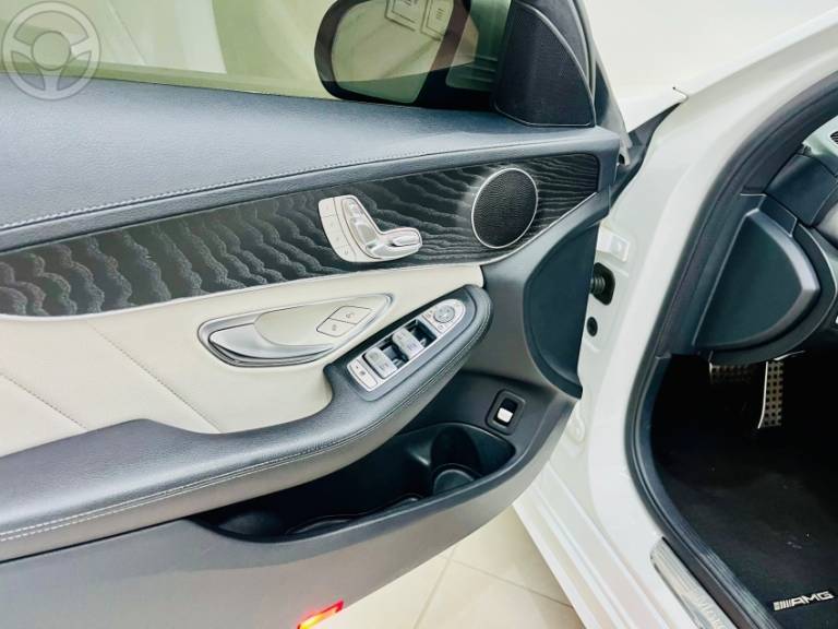 MERCEDES-BENZ - C 250 2.0 CGI SPORT TURBO 16V 4P AUTOMÁTICO - 2016/2016 - BRANCA - R$ 149.990,00