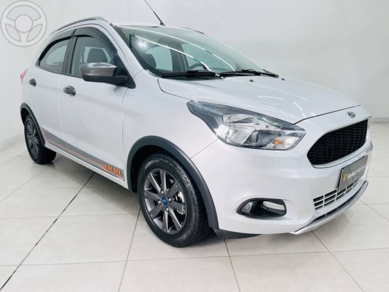 FORD - KA 1.5 TRAIL 16V FLEX 4P MANUAL - 2018/2018 - PRATA - R$ 49.500,00